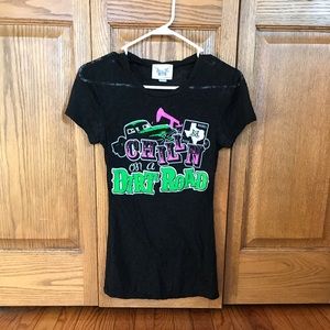 Chillin’ on a dirt road short sleeve shirt